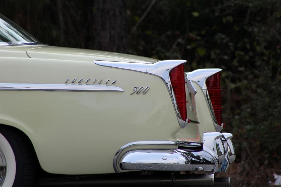 Детали экстерьера Chrysler C-300 1955 года  (фото 94 из 98)